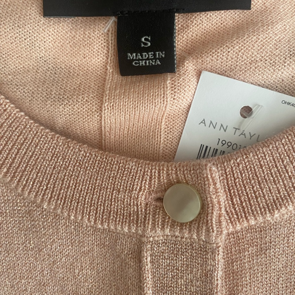Small Ann Taylor light salmon pink cardigan w shimmer front NWT - Picture 3 of 7